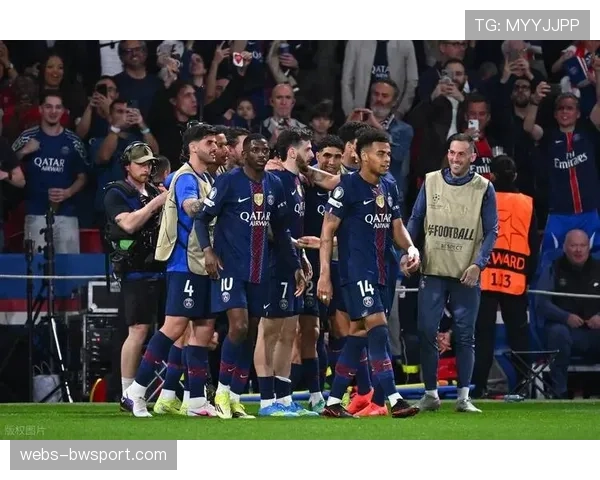 欧冠半决赛首回合：巴黎圣日耳曼vs拜仁慕尼黑，卫冕冠军主场迎战德甲霸主